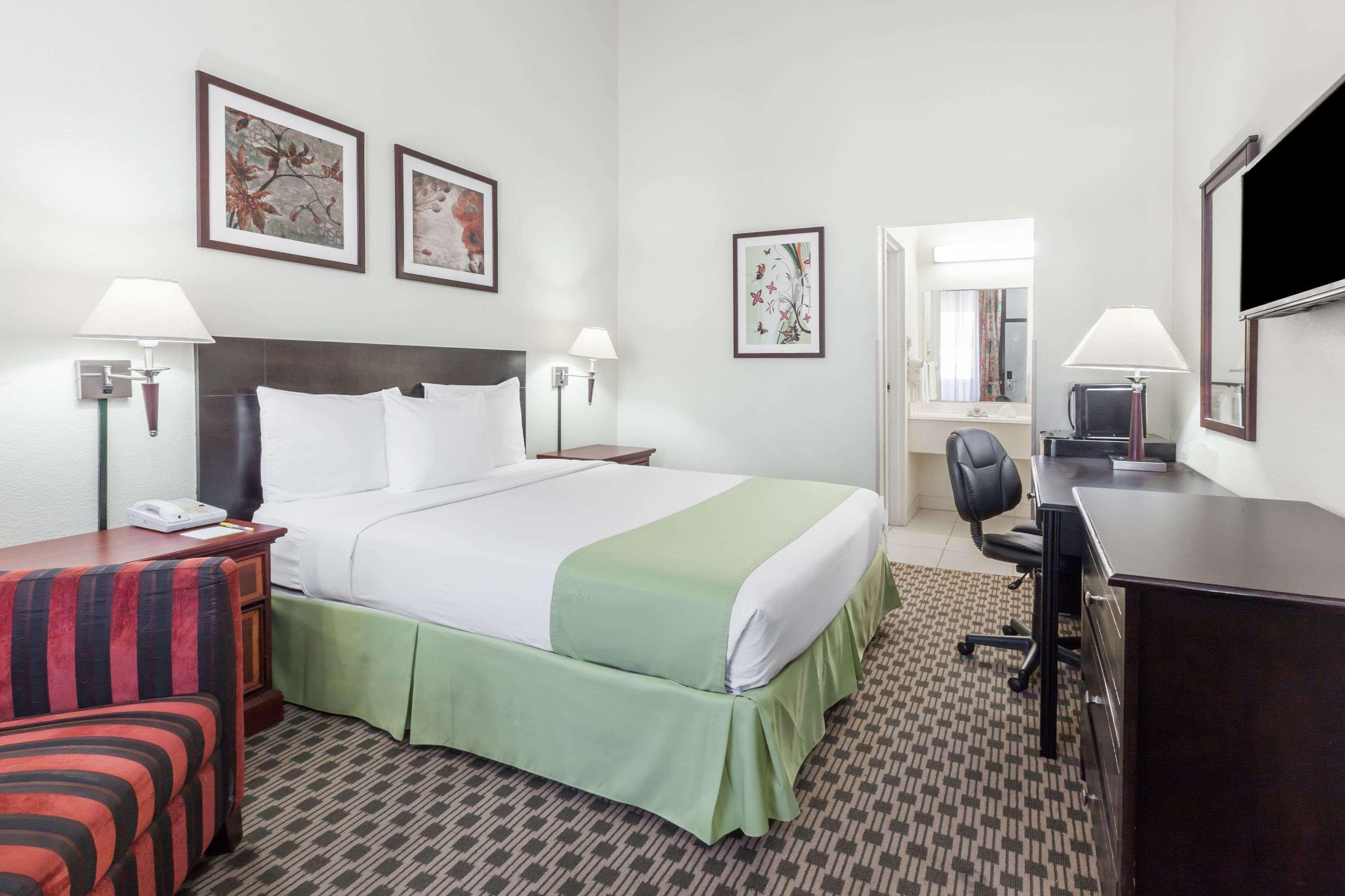 Days Inn By Wyndham Irving Grapevine Dfw Airport North Eksteriør bilde