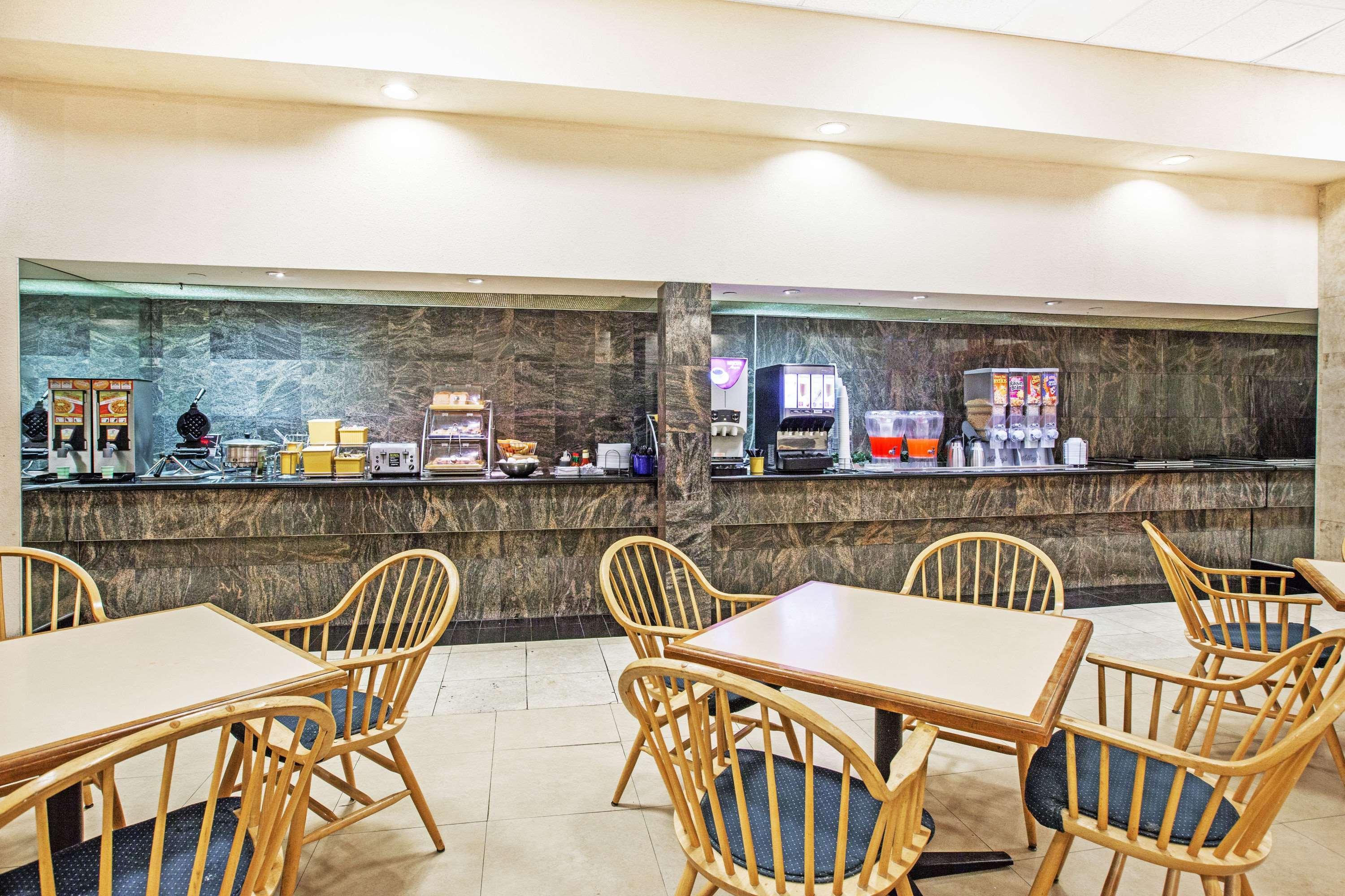 Days Inn By Wyndham Irving Grapevine Dfw Airport North Eksteriør bilde