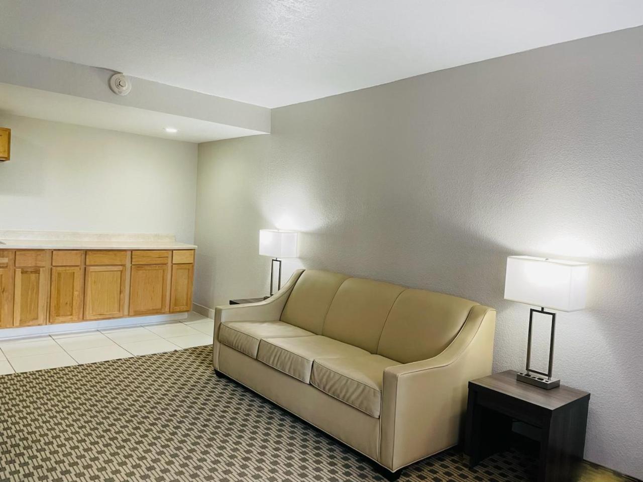 Days Inn By Wyndham Irving Grapevine Dfw Airport North Eksteriør bilde