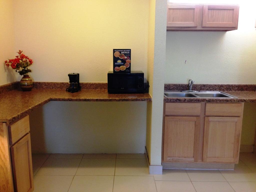 Days Inn By Wyndham Irving Grapevine Dfw Airport North Eksteriør bilde