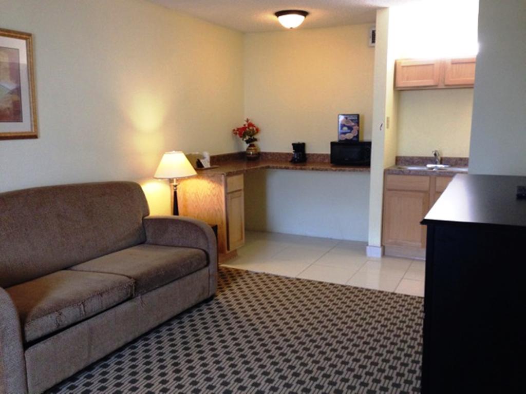 Days Inn By Wyndham Irving Grapevine Dfw Airport North Rom bilde